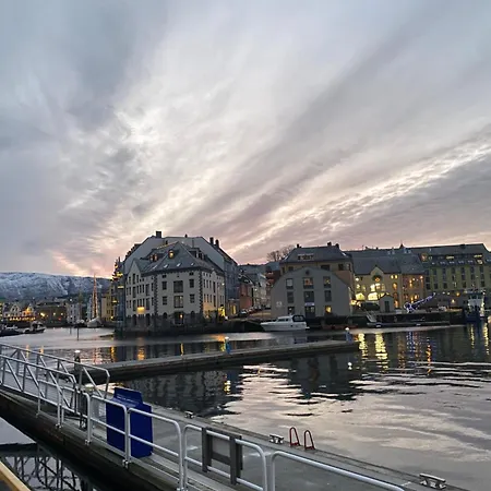 Art Nouveau In The Middle Of Downtown Appartement Ålesund